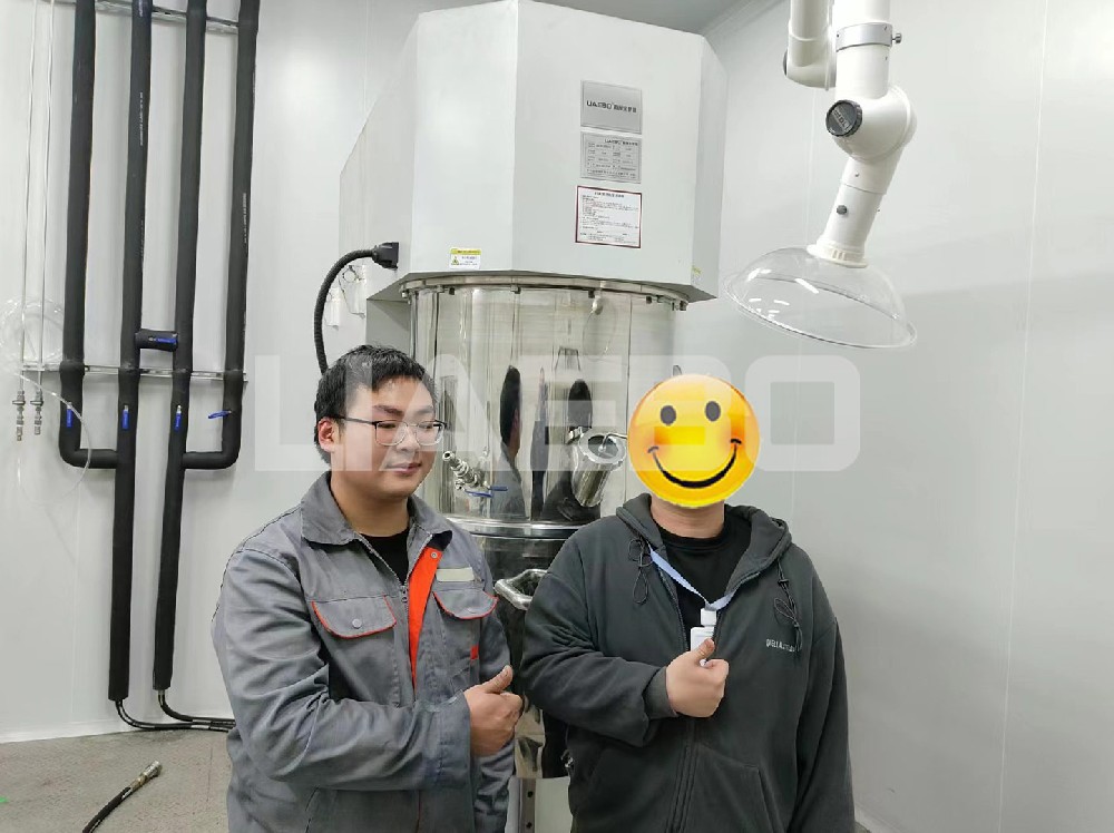 廣州某材料公司50L、100L、200L雙行星攪拌機(jī)調(diào)試成功